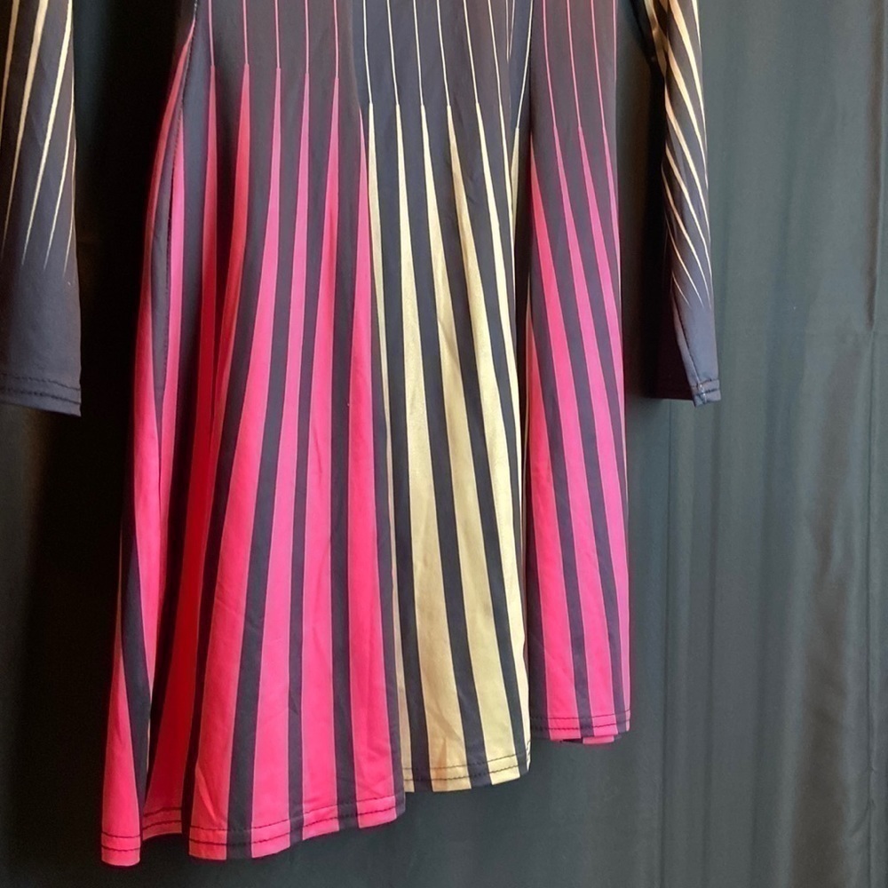 ❤️CBR Boutique Contemporary Dress 💕 - Picture 7 of 11